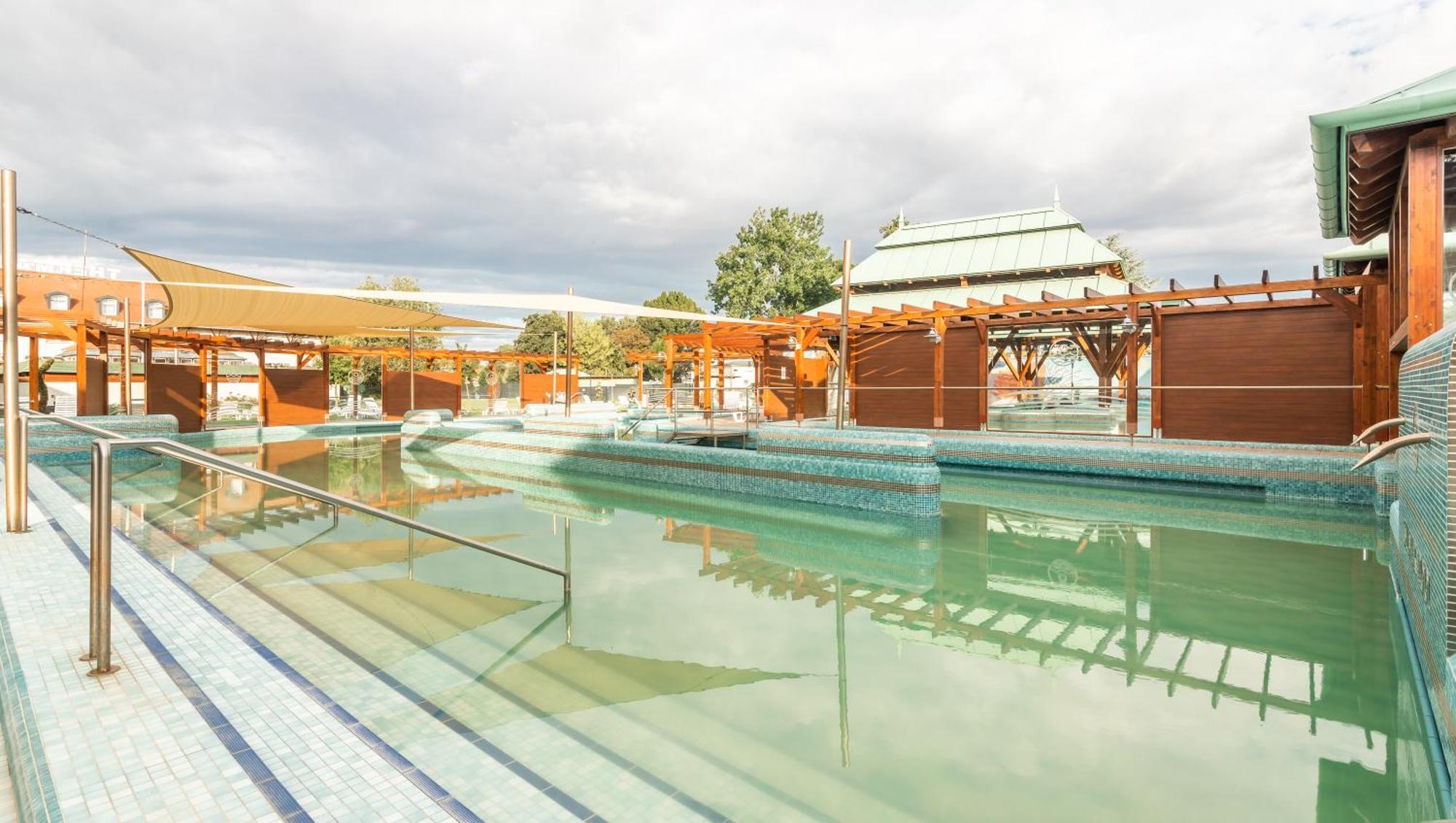 Отель Thermal 3*